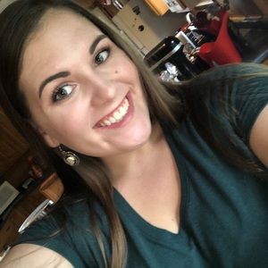 Meet your Posher, Mia